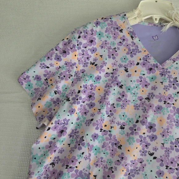Willow Brook Floral Flowers Scrub Top Shirt Pockets Adult Women's 2XL - Picture 4 of 10